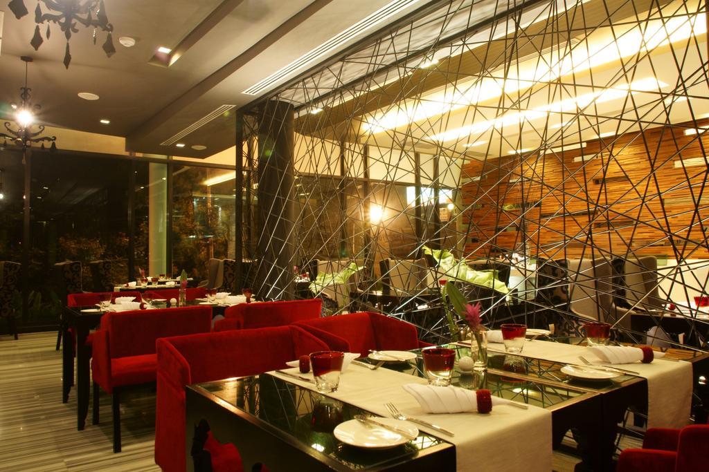 Z Through By The Zign Hotel Pattaya Exterior foto